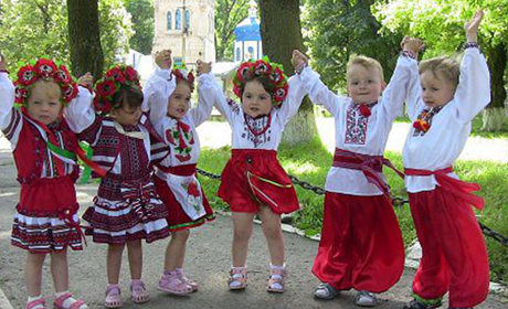 Як весні раділа та шкільна домівка, Великдень стрічала дитяча гагілка (+відео)