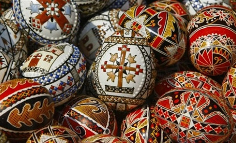 Про що розкажуть символи на писанці