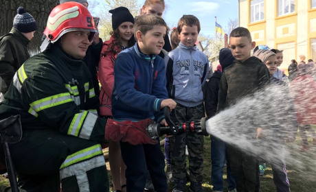 З Кліводинської школи евакуювали школярів та вчили гасити пожежу