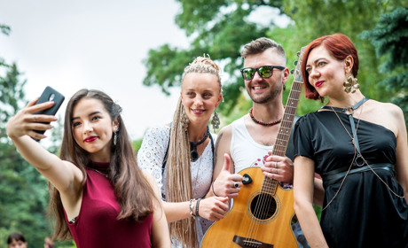 Карині Варфоломієвій з Торецька потрібна допомога для участі у міжнародному фестивалі