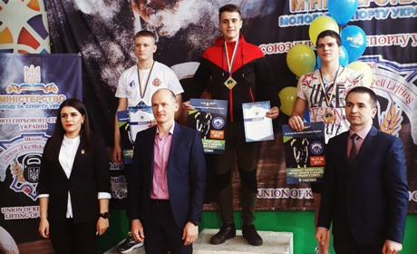 Юрій Чумаченко з Нерубайського став чемпіоном України з гирьового спорту серед юніорів