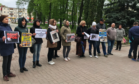 У Конотоп приїхав цирк з тваринами. Зоозахисники вийшли на акцію протесту