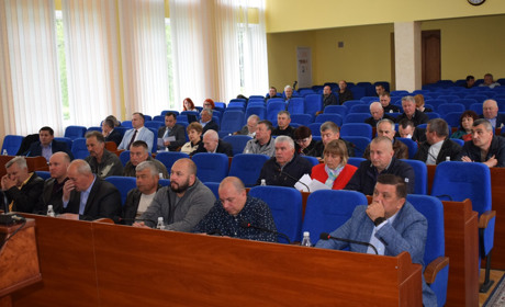 Відправили три звернення та обговорили план дій: результати позачергової сесії районної ради