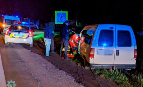 Поблизу  Лужан  поліція врятувала водія, в якого стався мікроінсульт