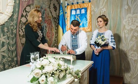 У перший тиждень після Пасхи шлюб зареєстрували 22 пари молодят. Фотогалерея