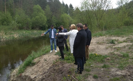 Житомирські та хмельницькі екологи обстежили стічні води в Понінці: вода візуально чиста