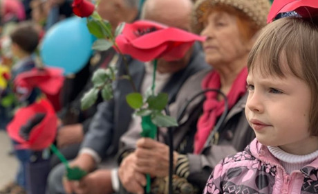 Урочиста хода, концерт та польова каша. Як у Волновасі День перемоги святкували