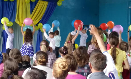У Полицях на концерті до Дня матері славили Божу Матір, неньку-Україну і рідну матусю