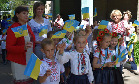 В Нижніх Сірогозах пройшов парад вишиванок: як  це було (фото і відео)