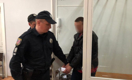 Суд взяв під варту зловмисника, який підозрюється у вбивстві фермерів в Барському районі 