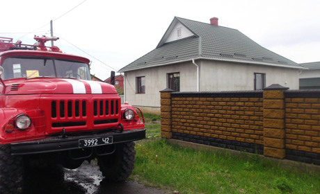 Володимирецькі рятувальники на вихідних відкачували дощову воду з підтоплених господарств