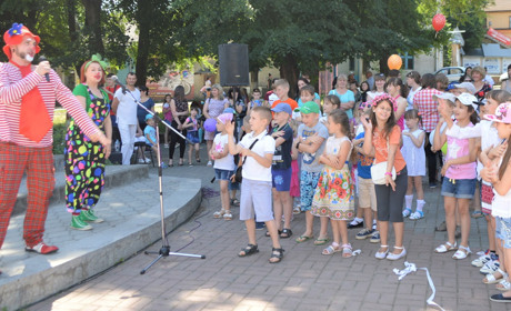 Конкурси, призи та безкоштовне морозиво: що буде в Кіцмані на День захисту дітей