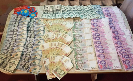 На КПВВ у Волноваському районі прикордонники вимагали та отримували кошти з перевізників