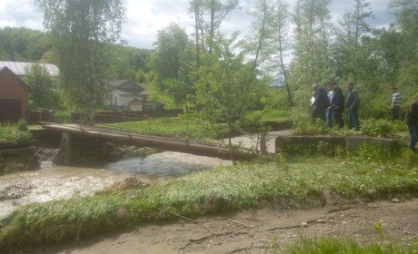 Зруйновані мости і пошкоджені дороги: наслідки стихії в Нижніх Станівцях 
