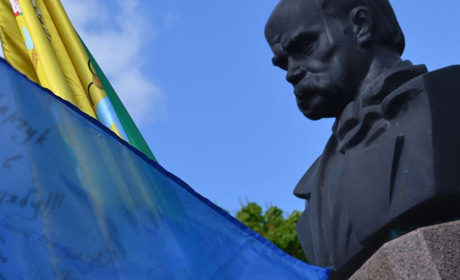 У Володимирці вшанували роковини перепоховання праху Кобзаря музичною імпрезою і поетичним читанням