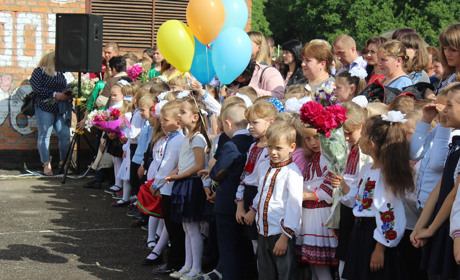 Майже всі сільські школи Барського району вирішили провести останній дзвінок 31 травня