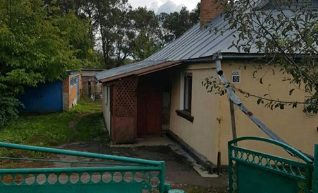 В Барі продається будинок на два входи