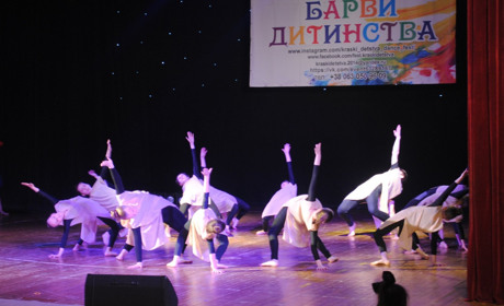 На Всеукраїнському фестивалі «Барви дитинства» танцюристи із Володимирця здобули два призових місця 