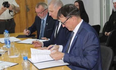 Бар підписав меморандум про проведення робіт з дослідження, збереження та реставрації фортеці