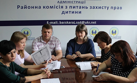 В Барському районі багатодітній мамі дали строк для виправлення. Дітей тимчасово вилучили