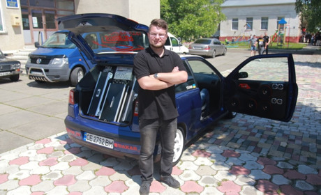 У чернівчанина SEAT Ibiza «Синя ракета» обладнаний автозвуком, який коштує більше самого легковика