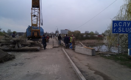 Сьомий місяць ремонту мосту: про відкриття говорити рано