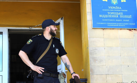 "Не хотів присягати "банановій республіці": інтерв'ю з поліцейським року в Торецьку