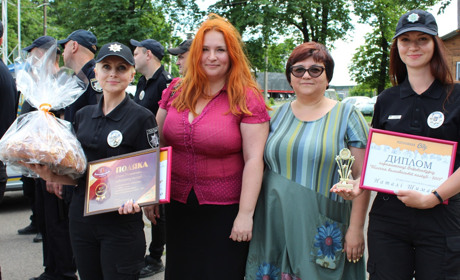 У Волновасі нагородили переможниць фотоконкурсу "Обличчя волноваської поліції - 2019"