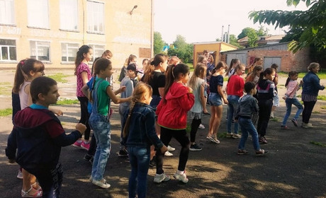 Як відпочивають юні барчани у міських пришкільних таборах школи №4 та ліцею №2: фоторепортаж 