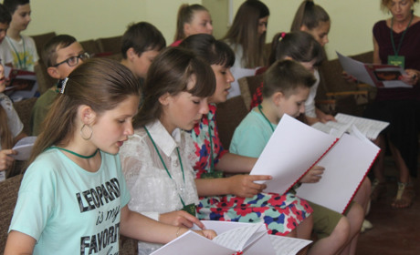 Як навчають у Music Camp International барських дітей: відео 