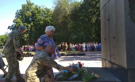 В Попаснянском районе почтили память жертв Второй мировой войны