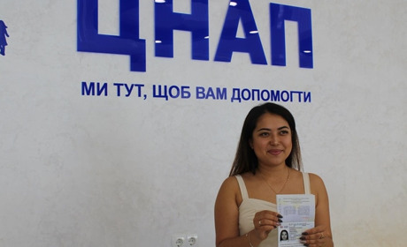 У Волноваському ЦНАПі розпочали оформлення і видачу паспортів громадянина України