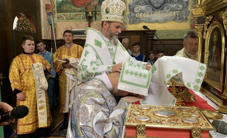 У неділю батька владика Бучацької єпархії Дмитро Григорак висвятив на священика випускника семінарії