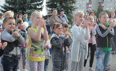 Як діти святкували День Конституції та День молоді у Попасній