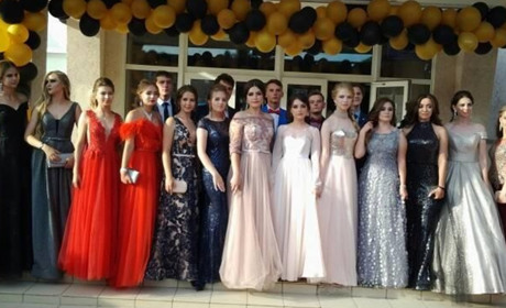 Огляд соцмереж: як троїчани святкували випускні в школах