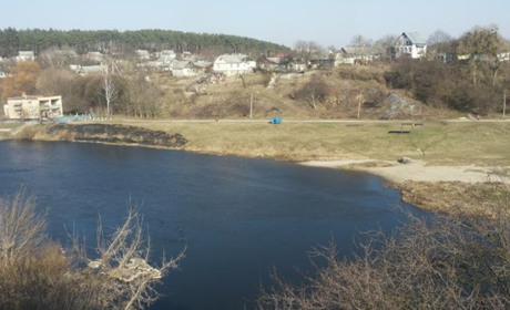 Держпродспоживслужба: пляж у Новограді не відповідає санітарним нормам, хоча його не досліджували