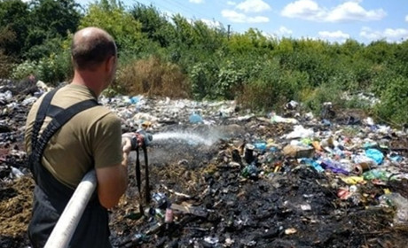 Вже вкотре у селі Пробіжні горіло стихійне сміттєзвалище (фото)