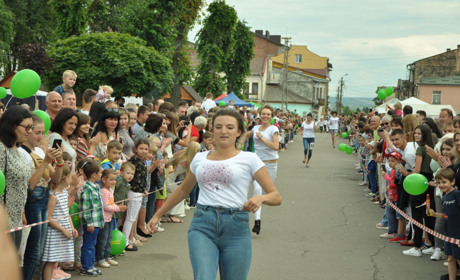 День Калуша: хто переміг у забігу на шпильках