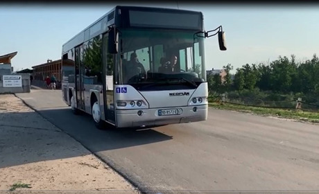 По "дорозі життя" в Станиці Луганській курсує автобус