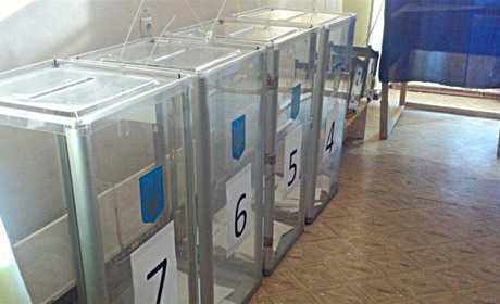 В день перед выборами в избиркомах округа №143 поменяли состав