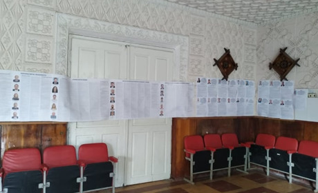 Дільниці відкрились, голосування у 202 окрузі, як і в державі,  розпочалося
