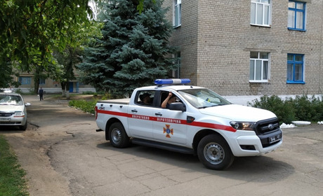 Поліція перевіряє інформацію про замінування 14 дільниць в Торецьку