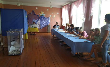 А ми були  на селі: як голосують у Радківцях