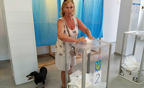 С корабля - на бал: измаильчанка спешила приехать с моря, чтобы успеть проголосовать
