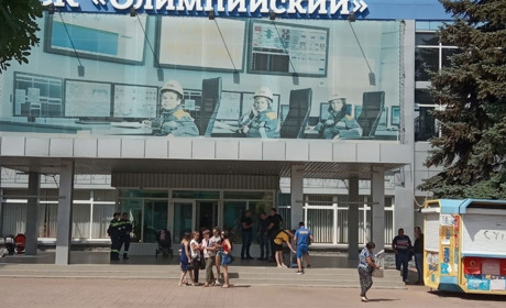 У Кураховому відкрили басейн