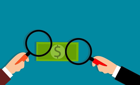 Є питання: якщо зняти недоторканість,  чи справді без неї депутат сяде? 