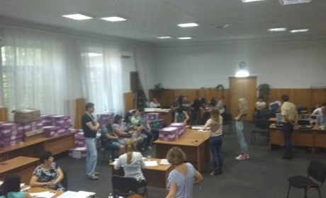 Окружна комісія 52 округу скасувала своє рішення про перерахунок протоколів ДВК