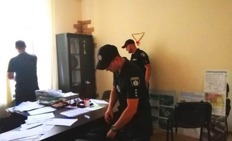 З Кіцманської міськради вкрали чотири плазмові телевізори, які купили для Суховерхівської школи