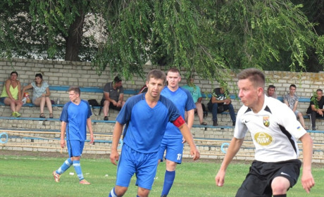 Троїцькі футболісти зіграли з лисичанськими нарівно