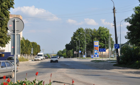Дорогу по вулиці Незалежності у Чорткові розпочнуть ремонтувати згори